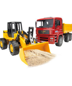 Alternative view of Bruder MAN TGA Kiepwagen met Shovel