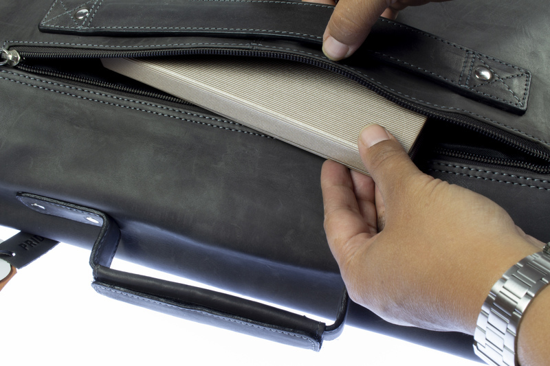 Geen Merk JU-47260 Aktetas Pride And Soul. DISTRICT - Image 3