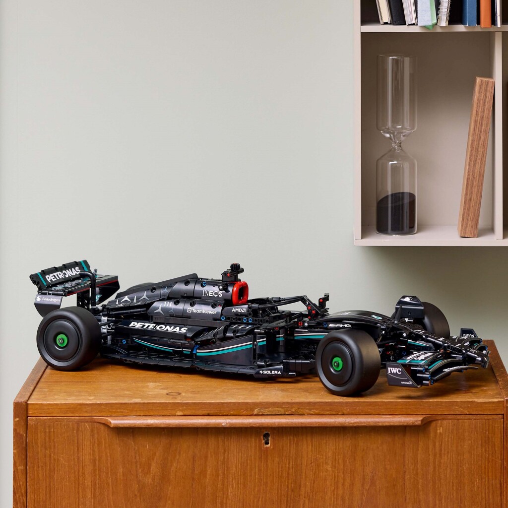 Lego 42171 Technic Mercedes F1 Race Car - Image 5