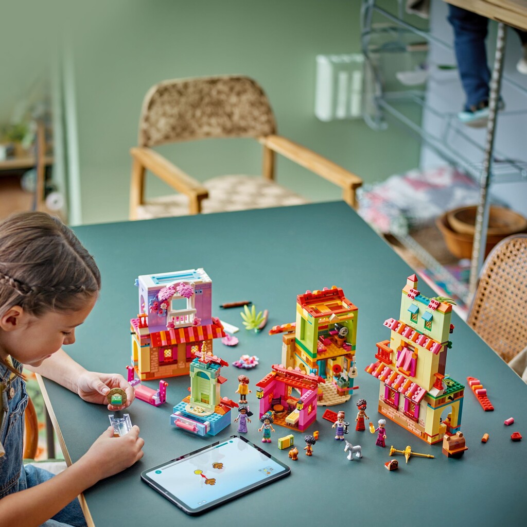 Lego 43245 Disney Classic Magische Huis Madrigal - Image 3