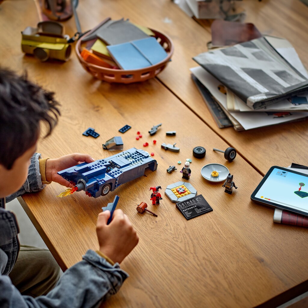 Lego 76274 Super Heroes DC Batman Batmobile - Image 3