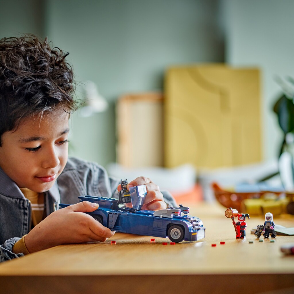 Lego 76274 Super Heroes DC Batman Batmobile - Image 4