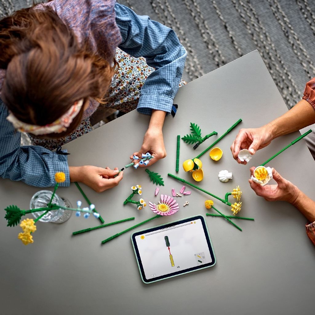 Lego Botanicals 10347 Klein Zomers Boeket - Image 3