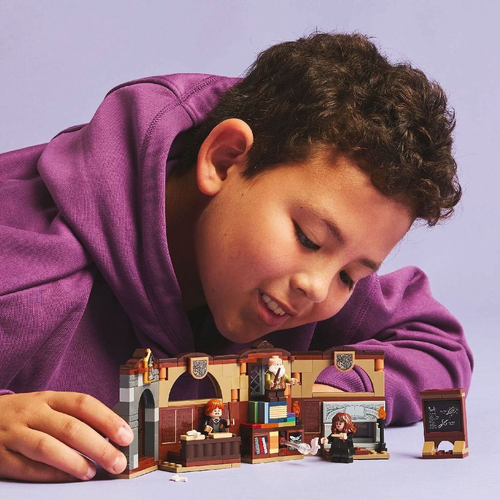 Lego Harry Potter 76442 Kasteel Zweinstein Toverspreukenles - Image 4