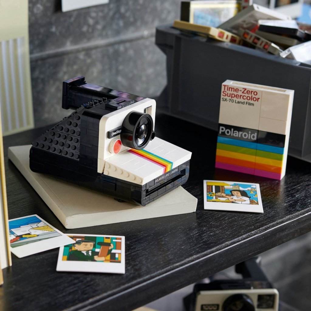 Lego Ideas 21345 Polaroid OneStep SX-70 Camera - Image 4
