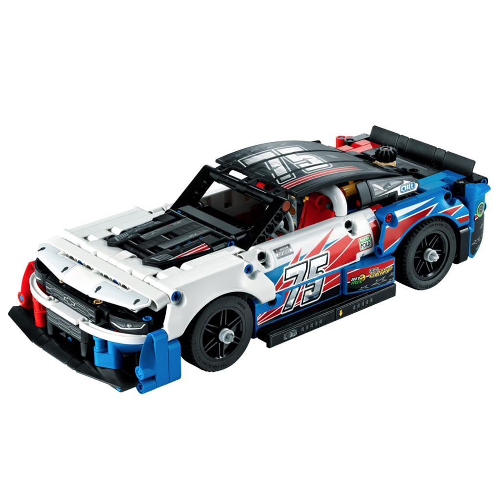 Lego Technic 42153 NASCAR Next Gen Chevrolet Camaro ZL1 - Image 3