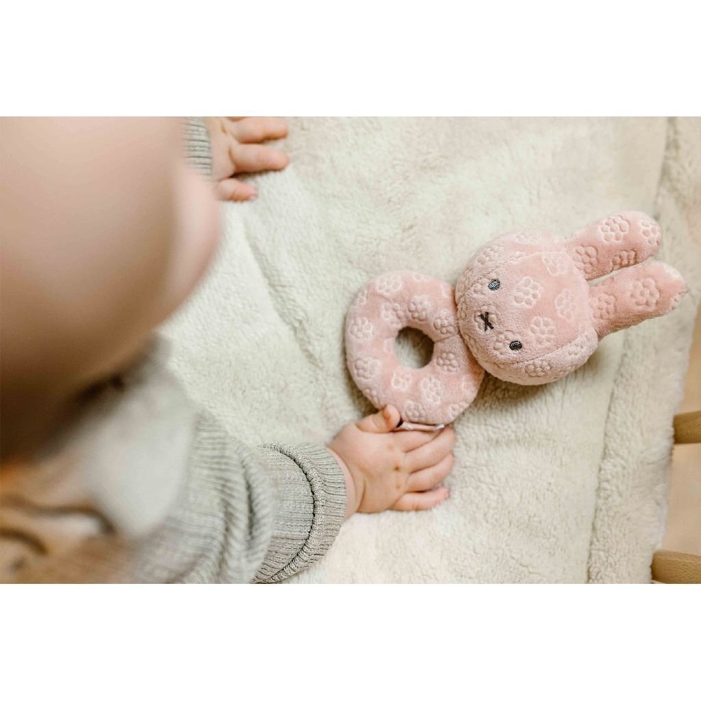 Nijntje Pluche Rammelaar Roze - Image 3