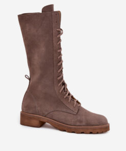 Alternative view of Laarsjes model 218074 Step in style