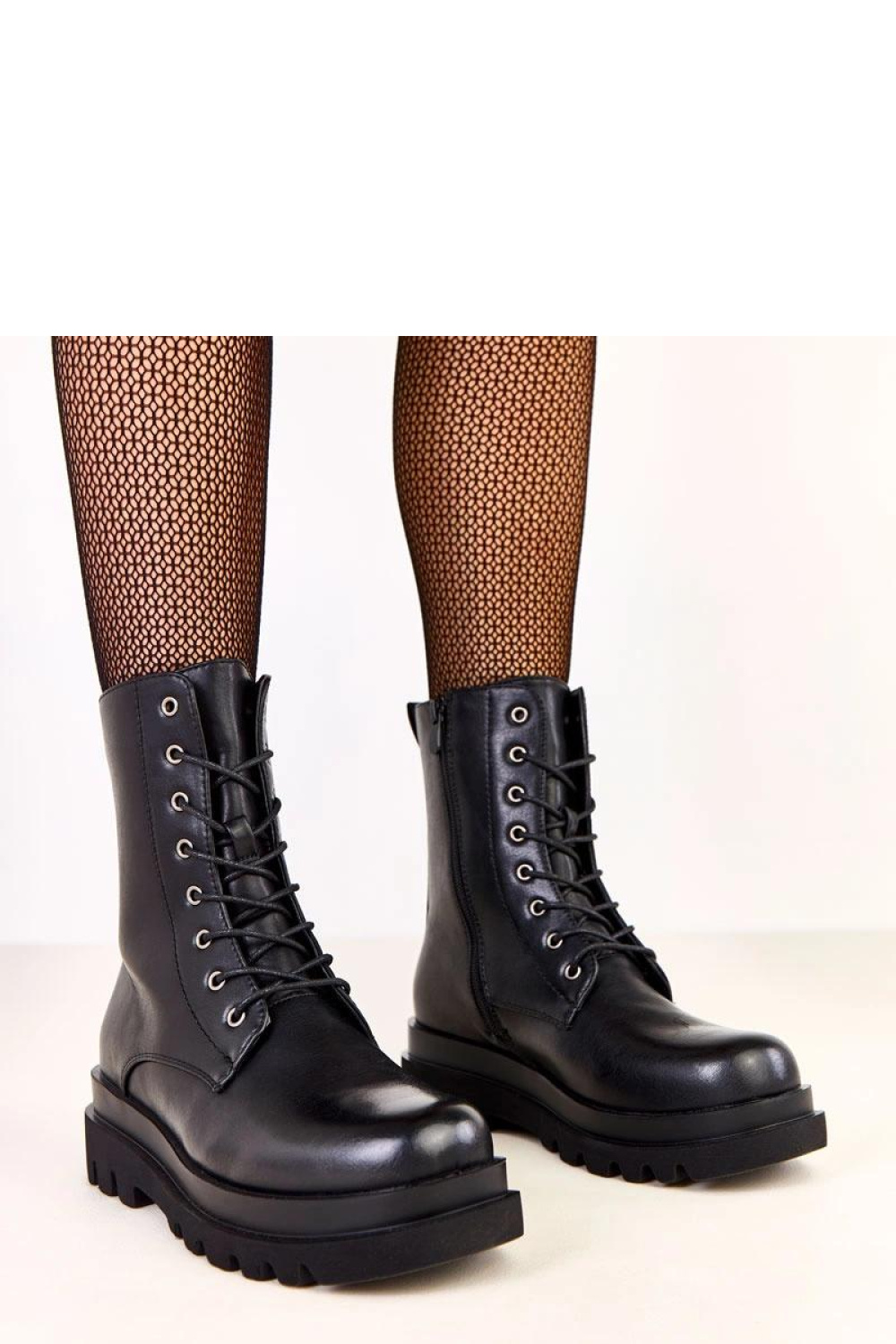 Laarsjes model 219957 Solea