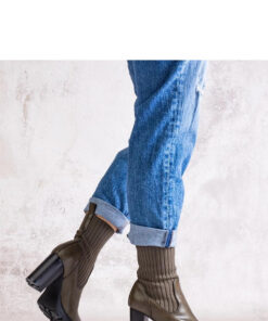 Laarsjes op sleehak model 205810 Solea