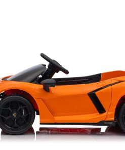 Alternative view of Lamborghini Revuelto 12V Oranje