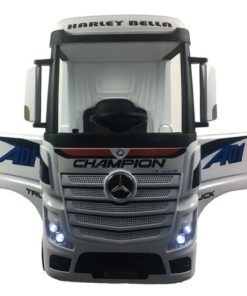 Alternative view of Mercedes Actros 12V White