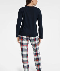 Alternative view of pyjama model 183858 Henderson