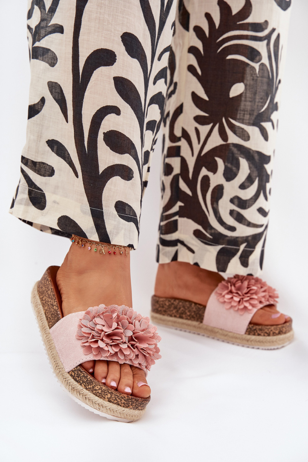 slippers model 216067 Step in style