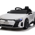 Audi RS e elektrisch aangedreven auto voor kinderen 12 volt in het wit